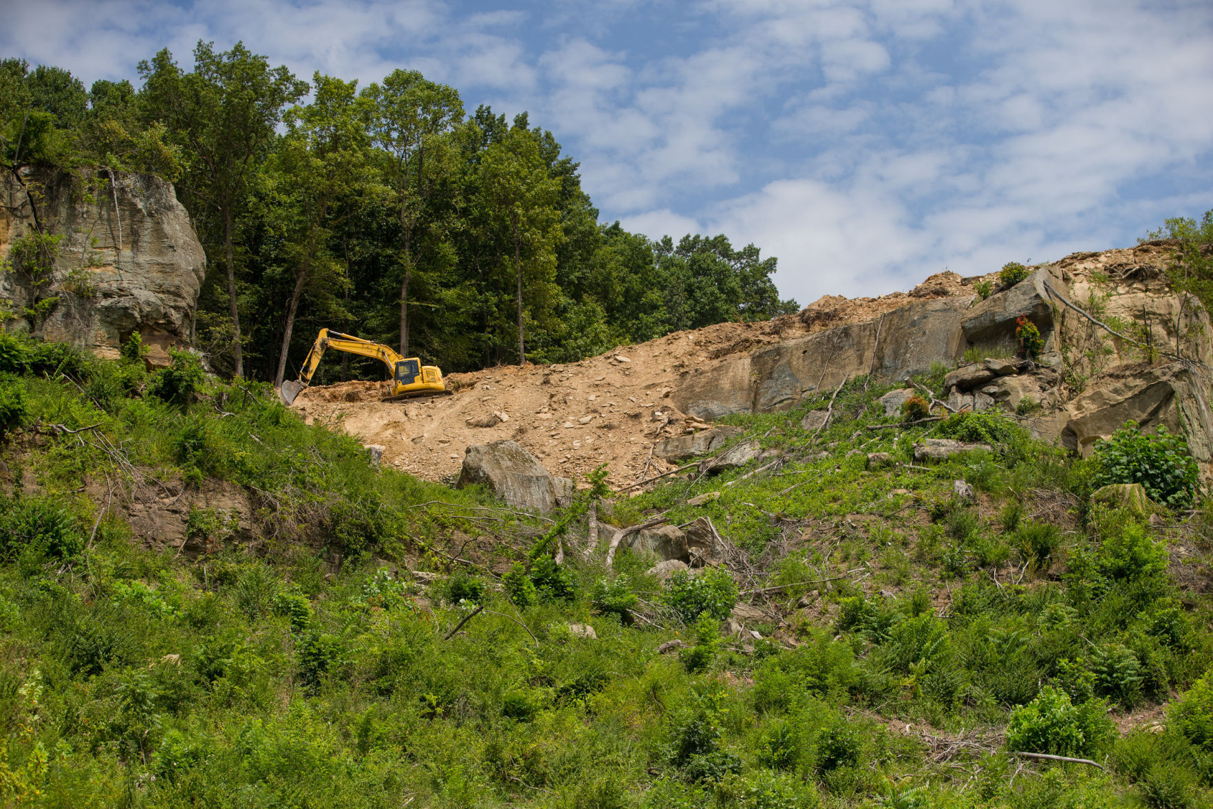 2020 0723 rockfall 02.jpg